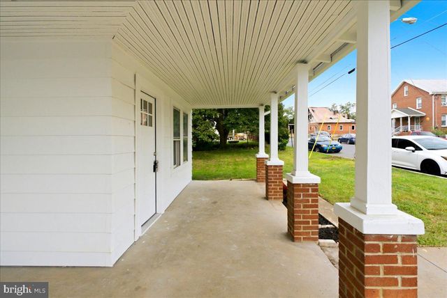 1117 WASHINGTON AVE, Martinsburg, WV 25401