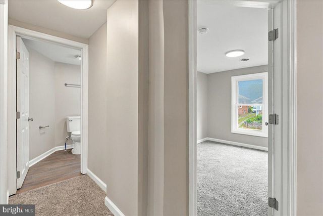 1117 WASHINGTON AVE, Martinsburg, WV 25401