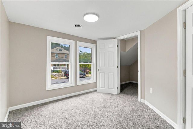 1117 WASHINGTON AVE, Martinsburg, WV 25401