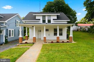 1117 WASHINGTON AVE, Martinsburg, WV 25401