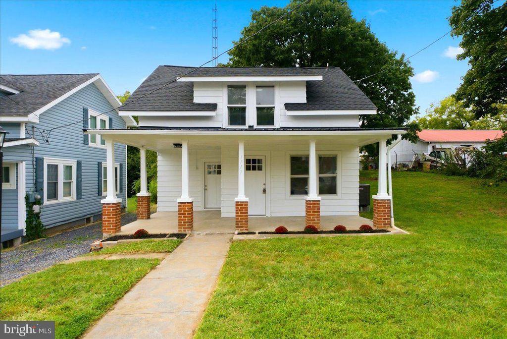 1117 WASHINGTON AVE, Martinsburg, WV 25401