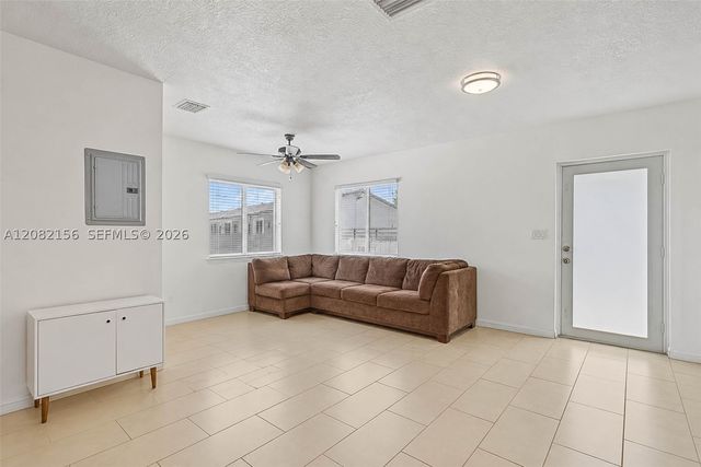 10711 SW 70th St, Miami, FL 33173