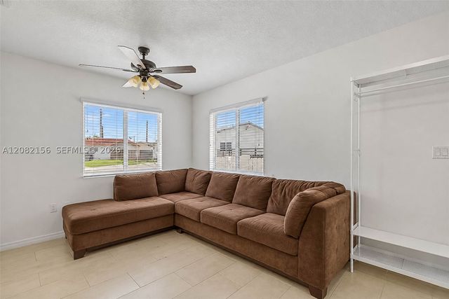 10711 SW 70th St, Miami, FL 33173