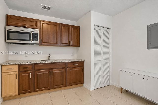 10711 SW 70th St, Miami, FL 33173
