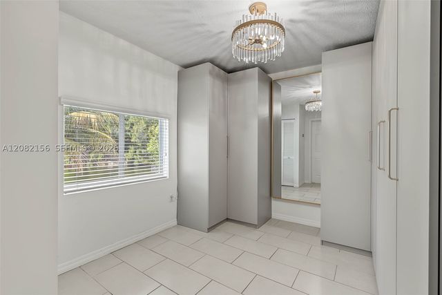 10711 SW 70th St, Miami, FL 33173