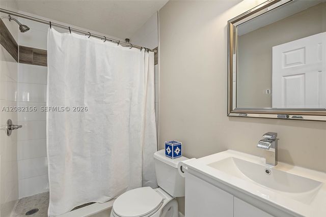 10711 SW 70th St, Miami, FL 33173