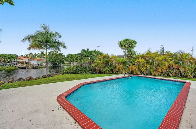 10711 SW 70th St, Miami, FL 33173