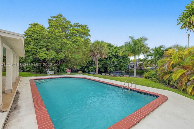 10711 SW 70th St, Miami, FL 33173