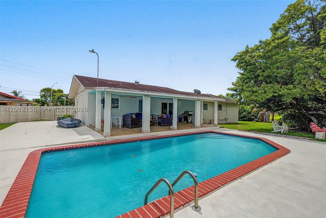 10711 SW 70th St, Miami, FL 33173