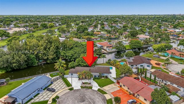 10711 SW 70th St, Miami, FL 33173