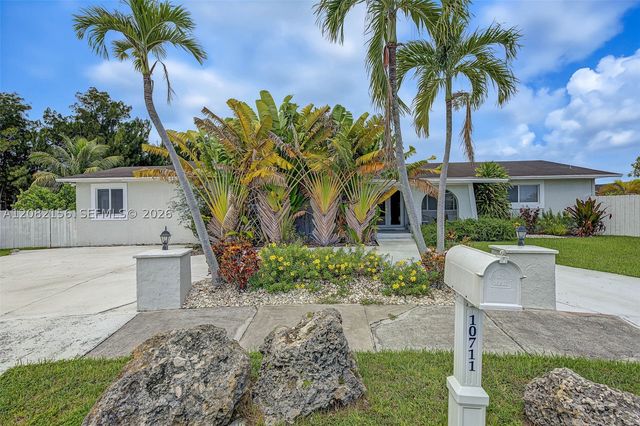 10711 SW 70th St, Miami, FL 33173
