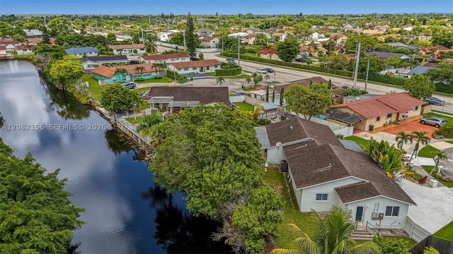 10711 SW 70th St, Miami, FL 33173