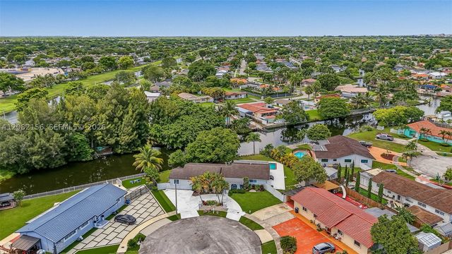 10711 SW 70th St, Miami, FL 33173