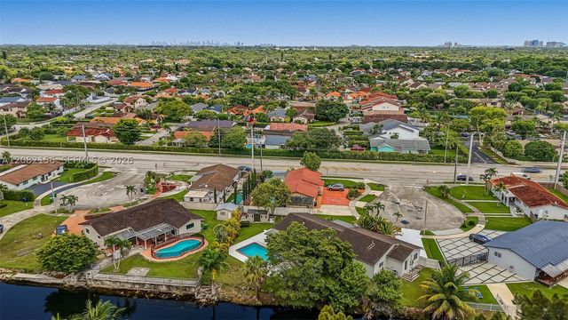 10711 SW 70th St, Miami, FL 33173