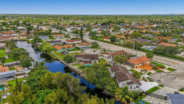 10711 SW 70th St, Miami, FL 33173