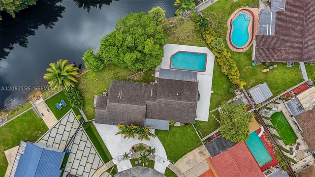 10711 SW 70th St, Miami, FL 33173
