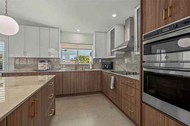 10711 SW 70th St, Miami, FL 33173