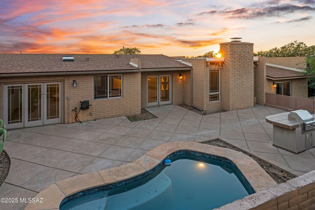 5626 N Vía Salerosa, Tucson, AZ 85750