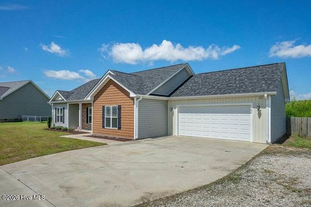 107 Kenison Way, Pikeville, NC 27863