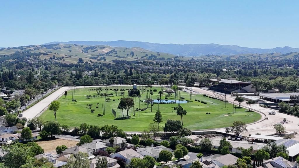Image 10 of property listing at 5550 Black Avenue, Pleasanton, CA 94566