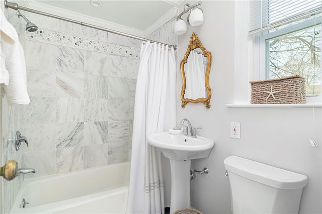 9 Red Cross Terrace, Newport, RI 02840