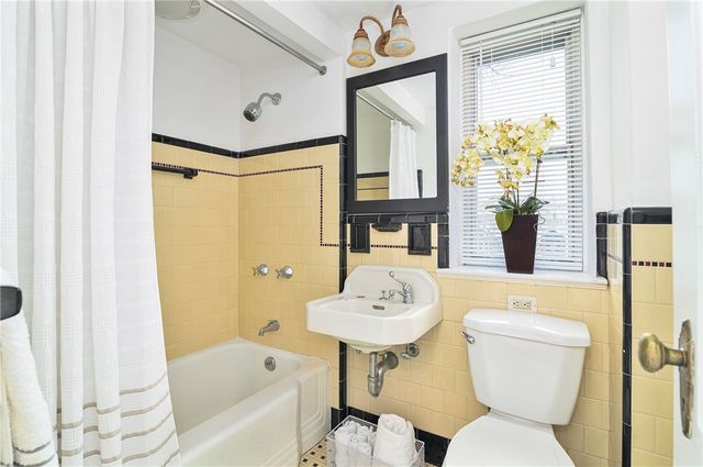 9 Red Cross Terrace, Newport, RI 02840