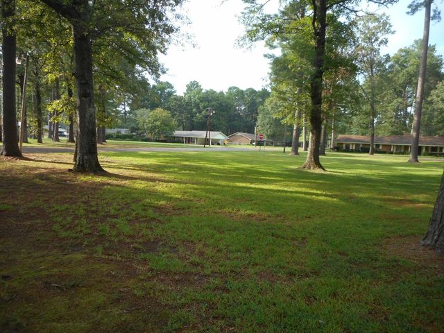 900 Machen Drive, Springhill, LA 71075