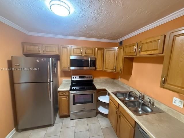 2801 Somerset Dr 105, Lauderdale Lakes, FL 33311