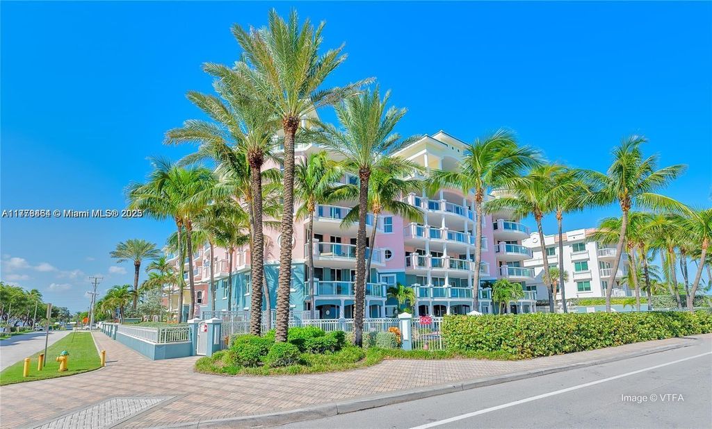 2051 SE 3rd St TH11, Deerfield Beach, FL 33441