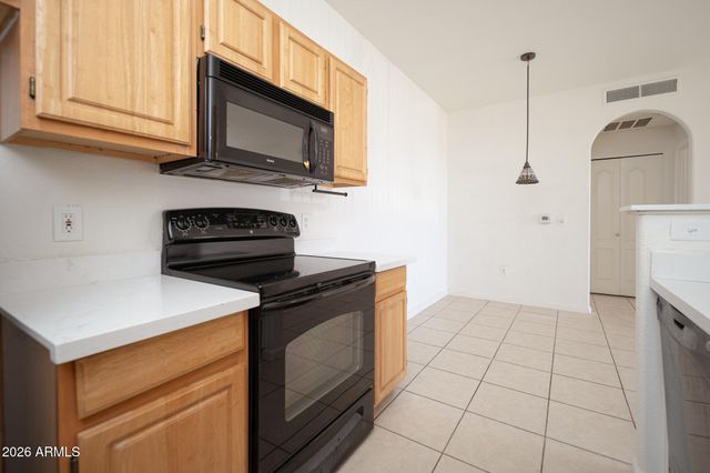 2929 W YORKSHIRE Drive 1072, Phoenix, AZ 85027