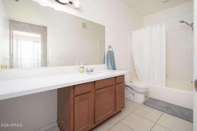 2929 W YORKSHIRE Drive 1072, Phoenix, AZ 85027