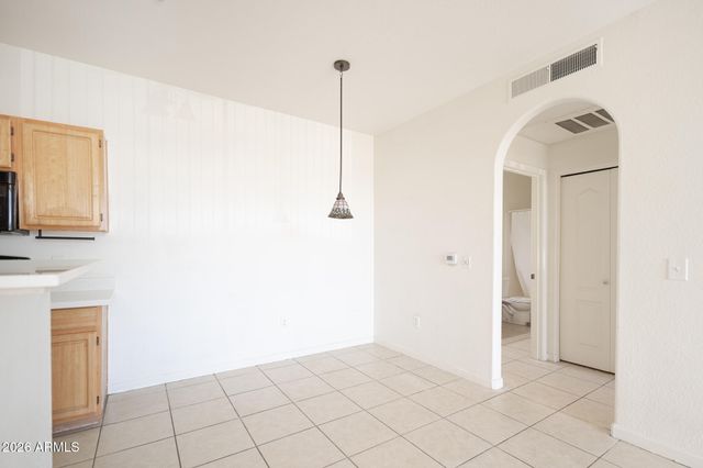 2929 W YORKSHIRE Drive 1072, Phoenix, AZ 85027