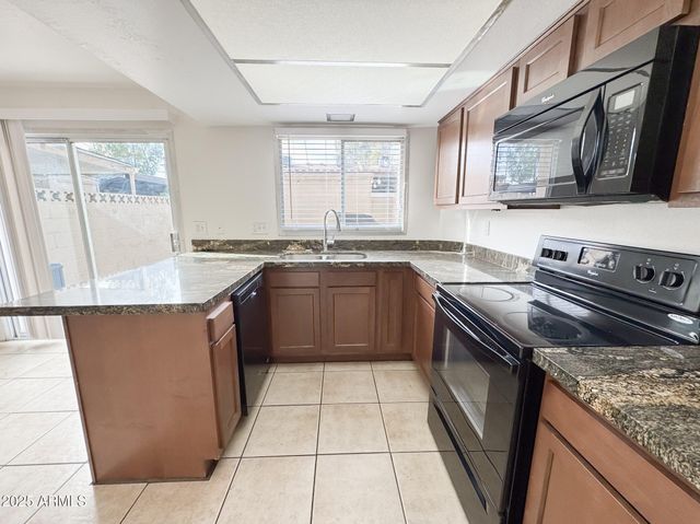 6729 N 44TH Avenue, Glendale, AZ 85301