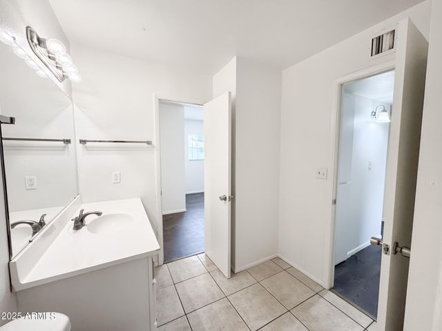 6729 N 44TH Avenue, Glendale, AZ 85301