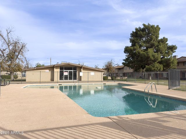 6729 N 44TH Avenue, Glendale, AZ 85301