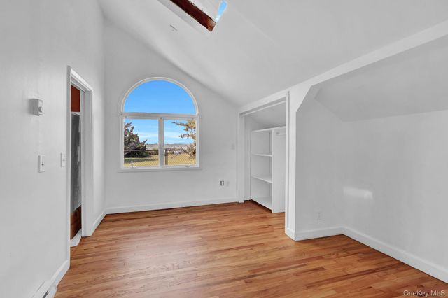 6 Last Lane, Hampton Bays, NY 11946