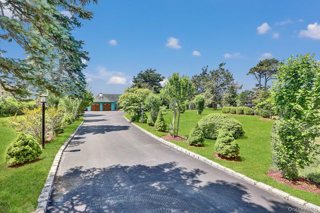 6 Last Lane, Hampton Bays, NY 11946