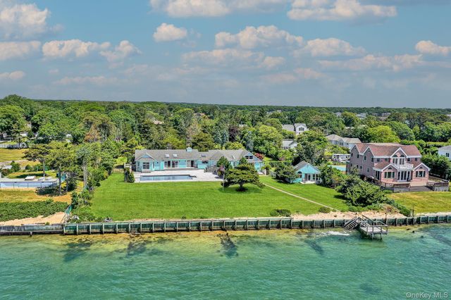 6 Last Lane, Hampton Bays, NY 11946