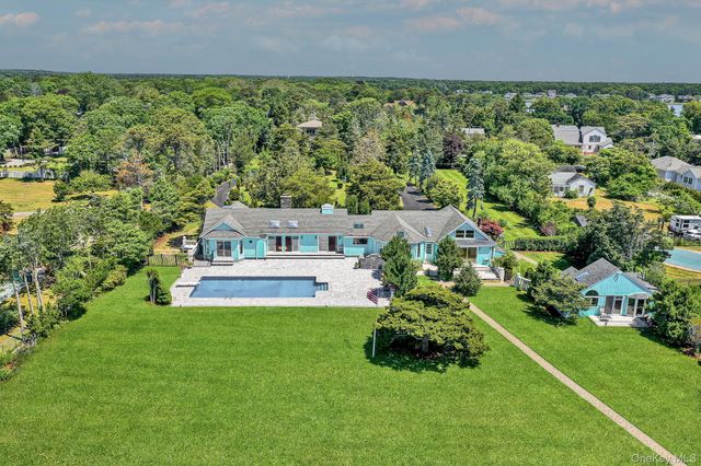 6 Last Lane, Hampton Bays, NY 11946