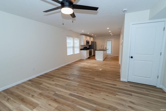 1113 Edwardsburg Ave, Elkhart, IN 46514