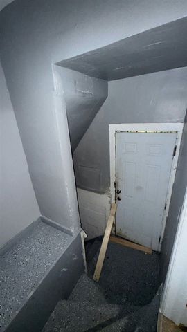 15887 Lauder Street, Detroit, MI 48227