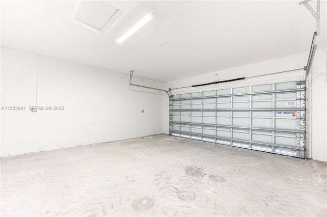 2209 SE 30th St, Homestead, FL 33035