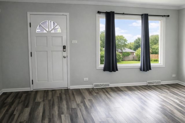 4627 Custer Avenue, Lyons, IL 60534