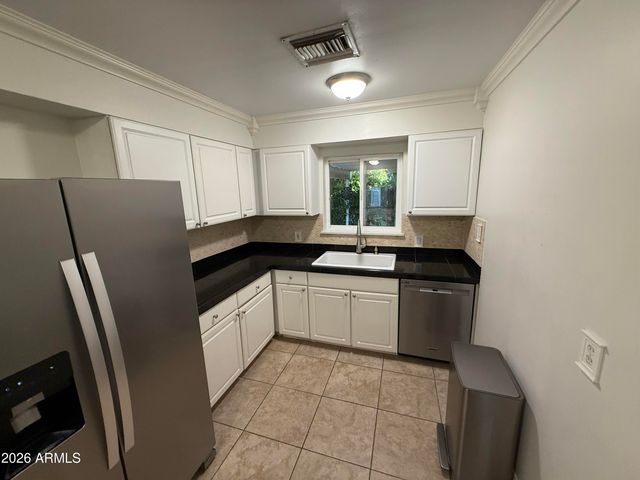 3907 E DEVONSHIRE Avenue, Phoenix, AZ 85018
