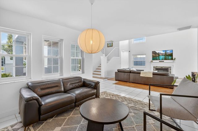 45 Windsor Lane, Palm Beach Gardens, FL 33418