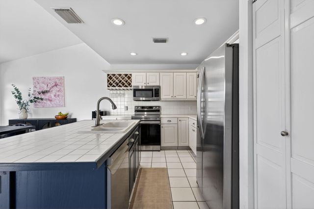 45 Windsor Lane, Palm Beach Gardens, FL 33418