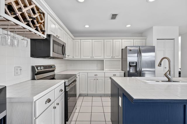 45 Windsor Lane, Palm Beach Gardens, FL 33418