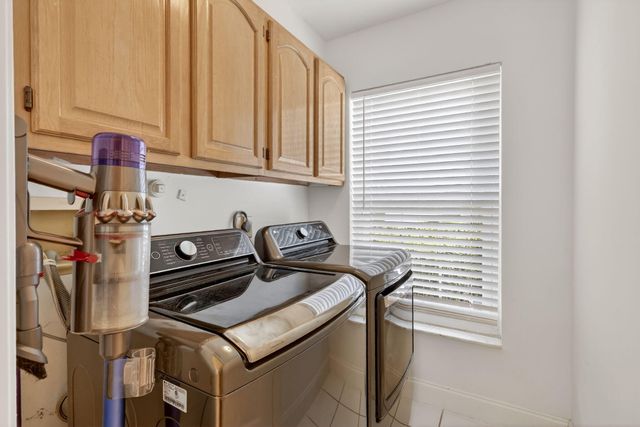 45 Windsor Lane, Palm Beach Gardens, FL 33418