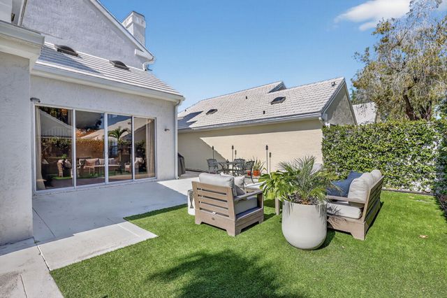 45 Windsor Lane, Palm Beach Gardens, FL 33418