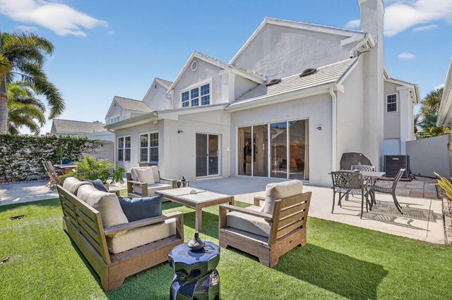 45 Windsor Lane, Palm Beach Gardens, FL 33418